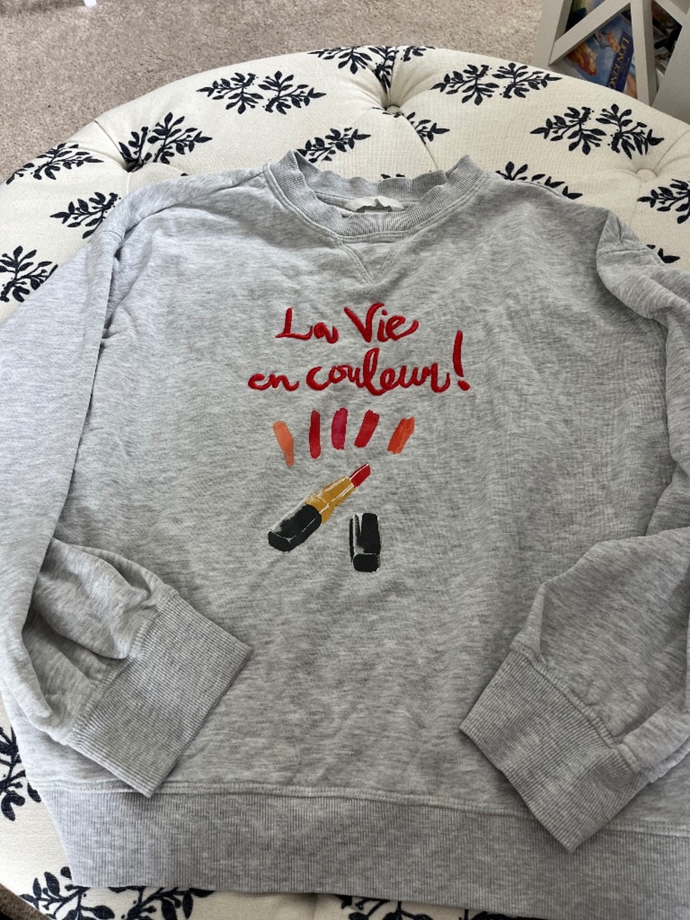 H&M Sweatshirt! Unique print! Size Small! Like New condition!